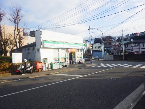 【コンビニエンスストア】ファミリーマート蔭山馬堀海岸店まで203ｍ