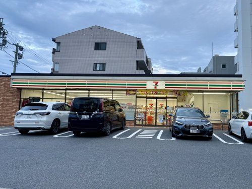 【コンビニエンスストア】セブンイレブン　名古屋御器所通2丁目店まで681ｍ