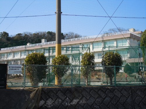 【中学校】北下浦中学校まで570ｍ