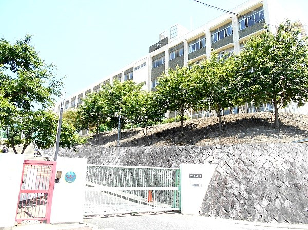 【小学校】神戸市立花山小学校まで792ｍ
