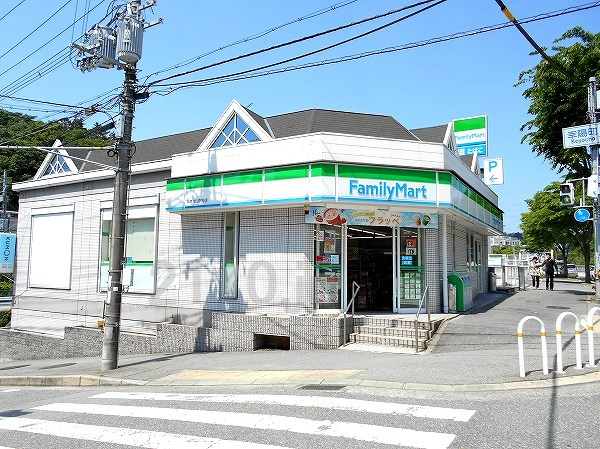【コンビニエンスストア】ファミリーマート　神鉄花山駅前店まで230ｍ