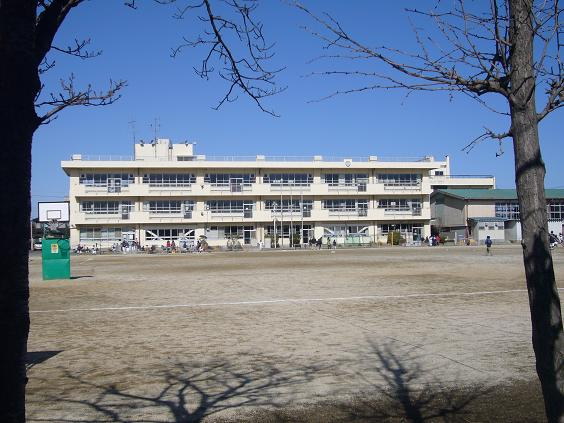 【小学校】越谷市立川柳小学校まで766ｍ