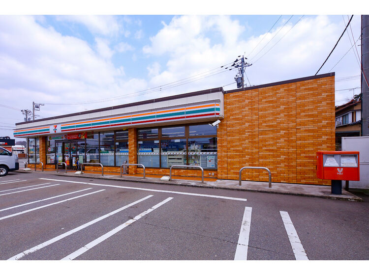 【コンビニエンスストア】セブンイレブン神谷内店まで781ｍ