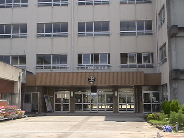【小学校】鳴滝小学校まで843ｍ