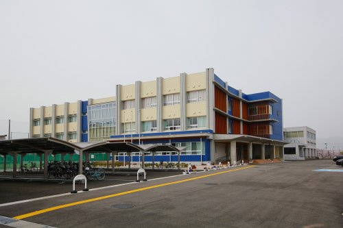 【中学校】荒川中学校まで2484ｍ