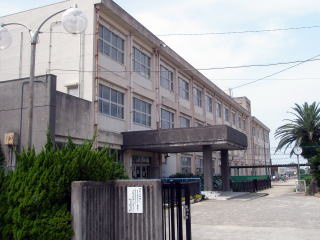 【小学校】保田小学校まで1315ｍ