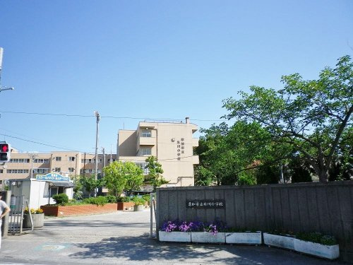 【小学校】氷川小学校まで450ｍ