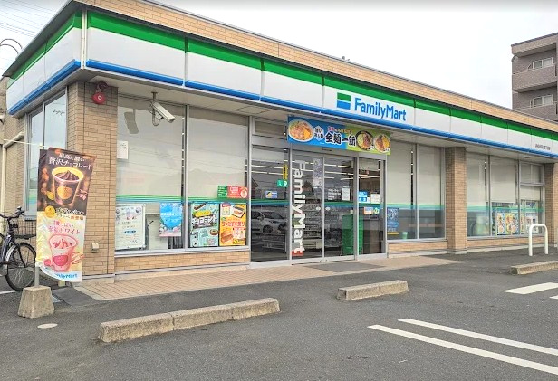 【コンビニエンスストア】ファミリーマート　浜松半田山四丁目店まで650ｍ