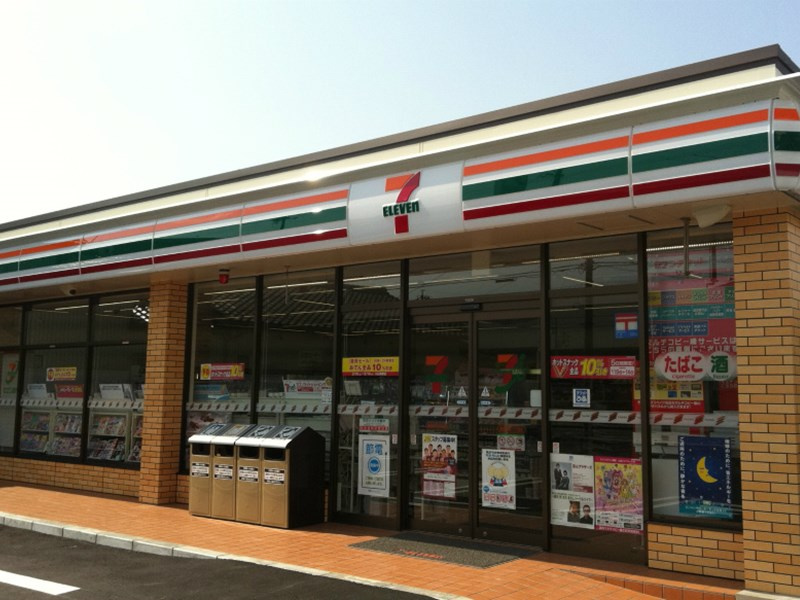 【コンビニエンスストア】セブン-イレブン　鴻巣屈巣店まで900ｍ