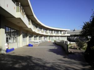 【小学校】藤沢市立六会小学校まで1491ｍ