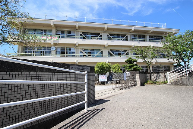 【小学校】大津小学校まで978ｍ