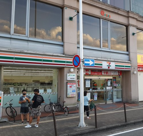 【コンビニエンスストア】セブンイレブン　JR王寺駅南口店まで739ｍ