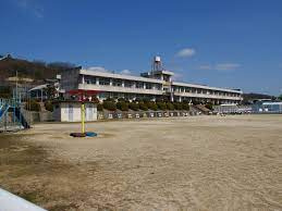 【小学校】香芝市立関屋小学校まで963ｍ