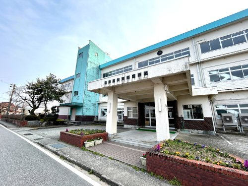 【小学校】魚津市立経田小学校まで321ｍ