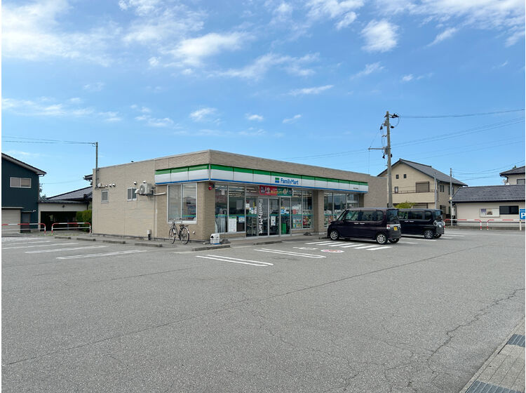 【コンビニエンスストア】ファミリーマート　黒部立野東店まで1298ｍ
