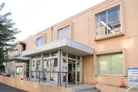 【市役所・区役所】草加市役所　松原サービスセンターまで1023ｍ