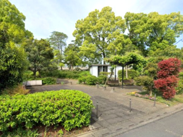 【公園】八幡緑地公園まで354ｍ