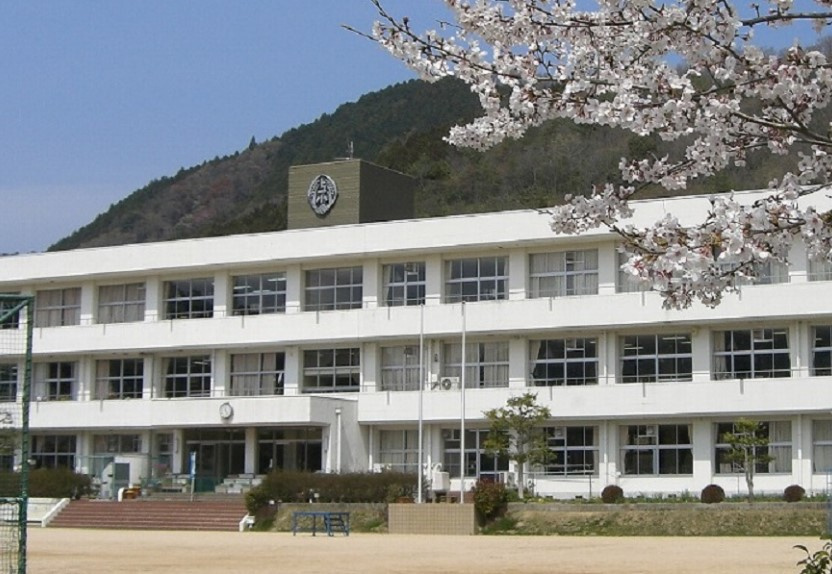 【小学校】姫路市立上菅小学校まで1449ｍ