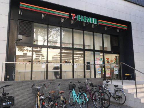 【コンビニエンスストア】セブンイレブン　都立墨東病院東店まで295ｍ