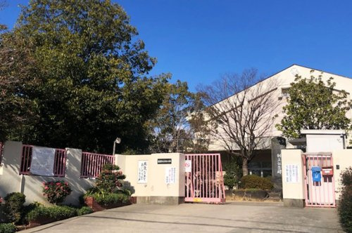 【小学校】泉佐野市立末広小学校まで800ｍ