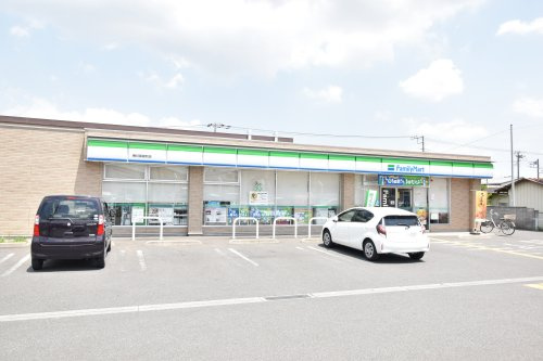 【コンビニエンスストア】ファミリーマート　春日部緑町店まで760ｍ