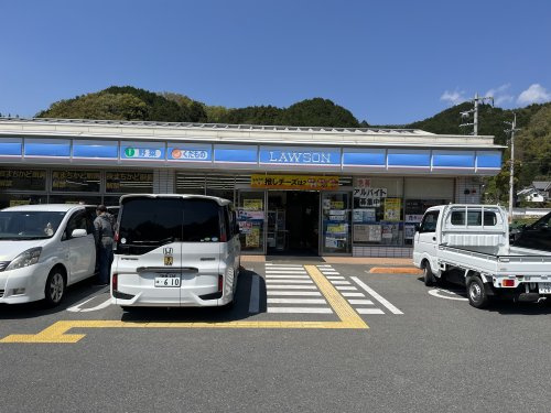 【コンビニエンスストア】ローソン　桜井脇本店まで1022ｍ