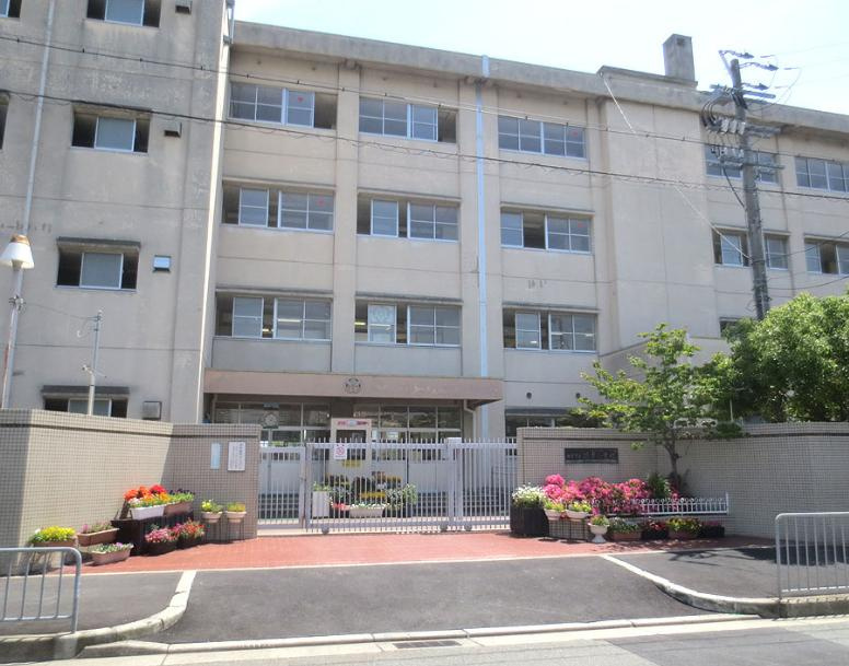 【小学校】西宮市立深津小学校まで390ｍ