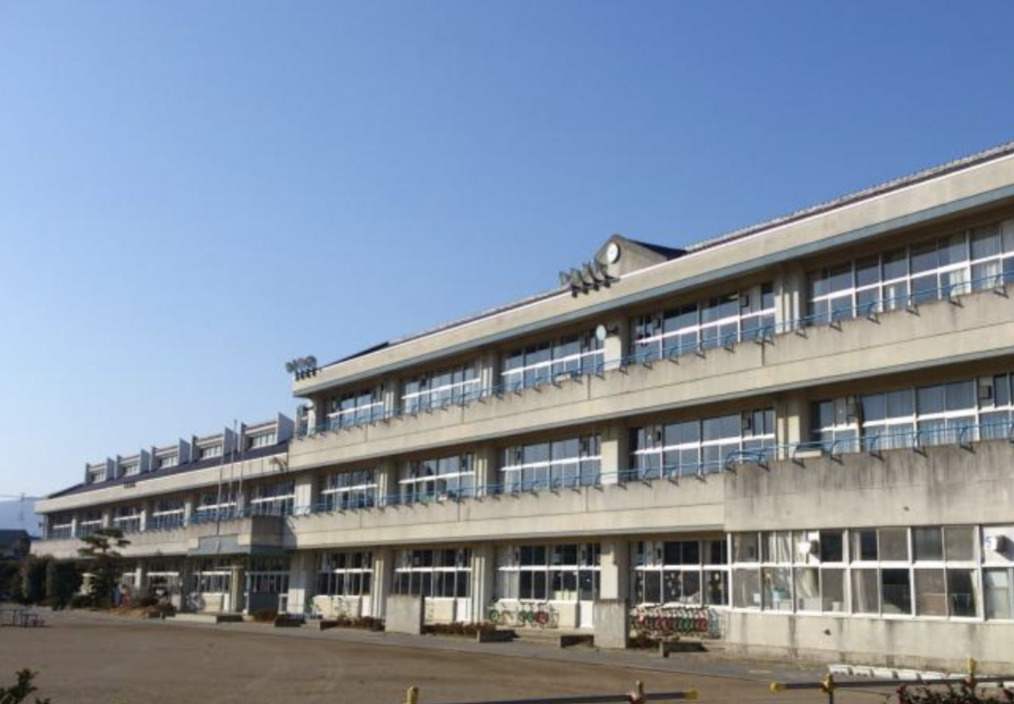 【小学校】本庄市立　金屋小学校まで906ｍ