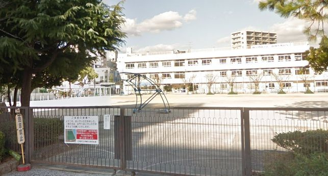【小学校】神崎小学校まで521ｍ
