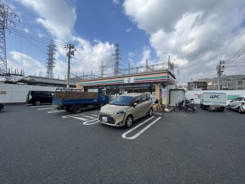 【コンビニエンスストア】セブンイレブン　広島草津東2丁目店まで130ｍ