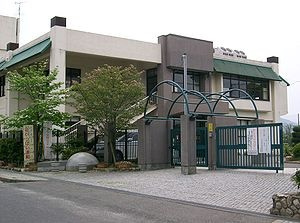 【中学校】河内長野市立東中学校まで1400ｍ