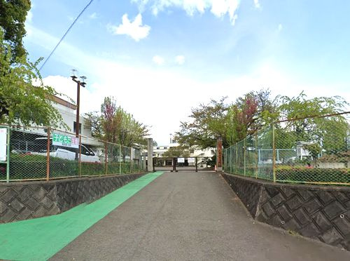【小学校】伊勢原市立高部屋小学校まで2142ｍ