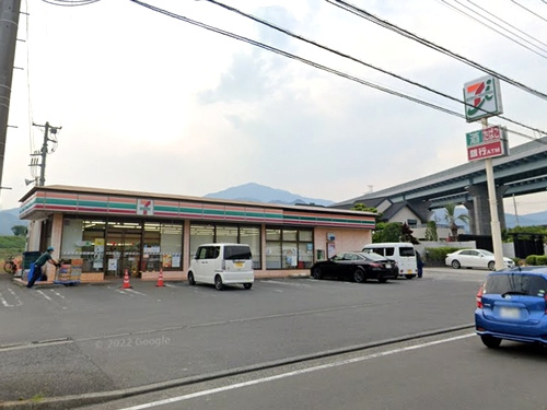 【コンビニエンスストア】セブンイレブン伊勢原西富岡店まで728ｍ