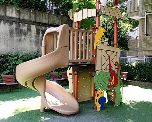 【公園】南青山四丁目児童遊園まで211ｍ