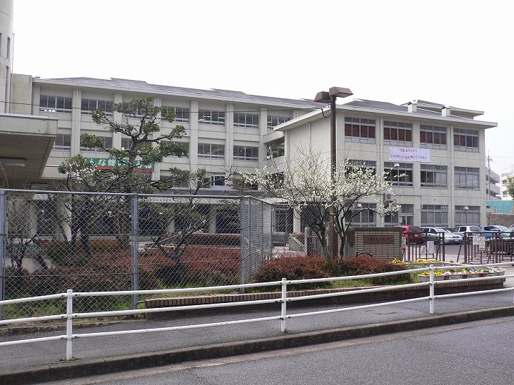 【中学校】城山北中学校まで1324ｍ