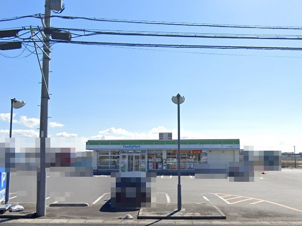 【コンビニエンスストア】ファミリーマート　TKS下栢間店まで310ｍ