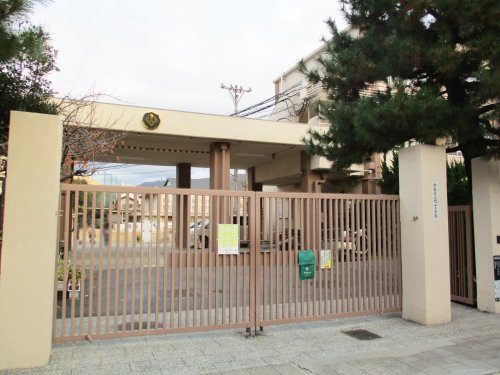 【小学校】京都市立　鏡山小学校まで1528ｍ