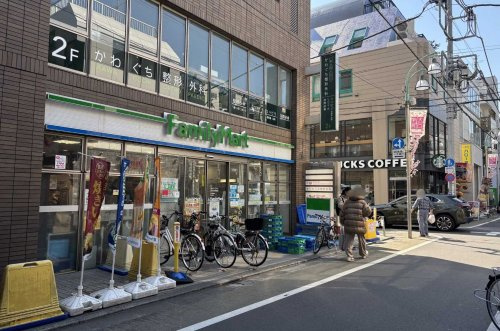 【コンビニエンスストア】ファミリーマート学芸大学駅西店まで489ｍ