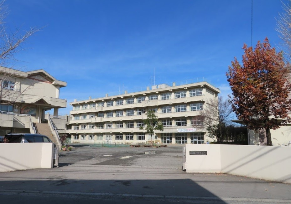 【中学校】海老名市立柏ケ谷中学校まで842ｍ