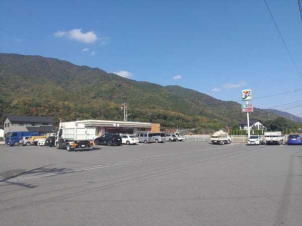 【コンビニエンスストア】セブンイレブン　広島白木三田店まで4028ｍ
