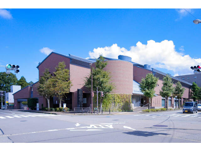 【図書館】金沢市立泉野図書館まで1030ｍ