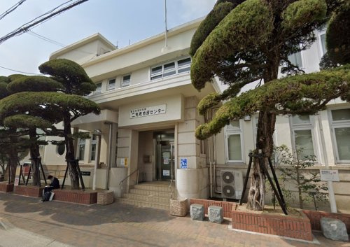 【市役所・区役所】明石市二見町市民センターまで873ｍ