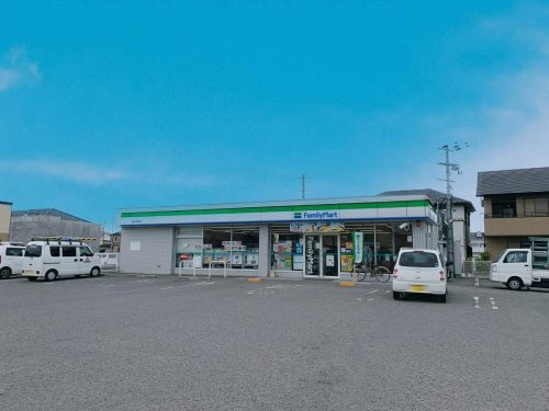 【コンビニエンスストア】ファミリーマート　和歌山南出島店まで394ｍ