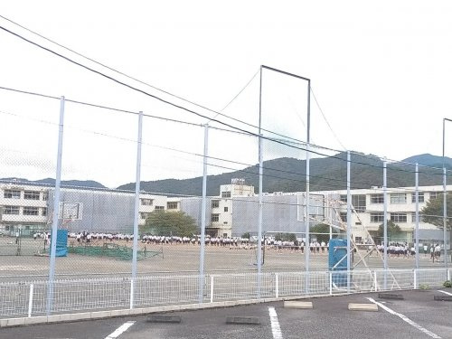 【中学校】静岡市立服織中学校まで962ｍ