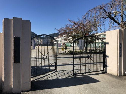【中学校】静岡市立籠上中学校まで1700ｍ