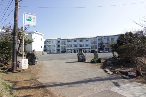 【中学校】三崎中学校まで1268ｍ