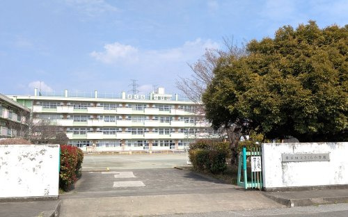 【小学校】さくら小学校まで1350ｍ