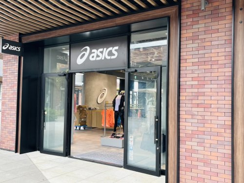 【生活雑貨店】アシックスファクトリーアウトレット　ふかや花園まで2168ｍ