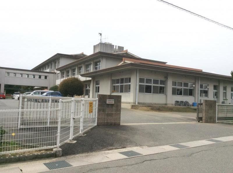 【小学校】たつの市立揖西東小学校まで1419ｍ