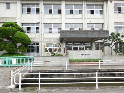 【小学校】橿原市立耳成小学校まで486ｍ